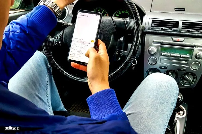 Używanie telefonu podczas jazdy